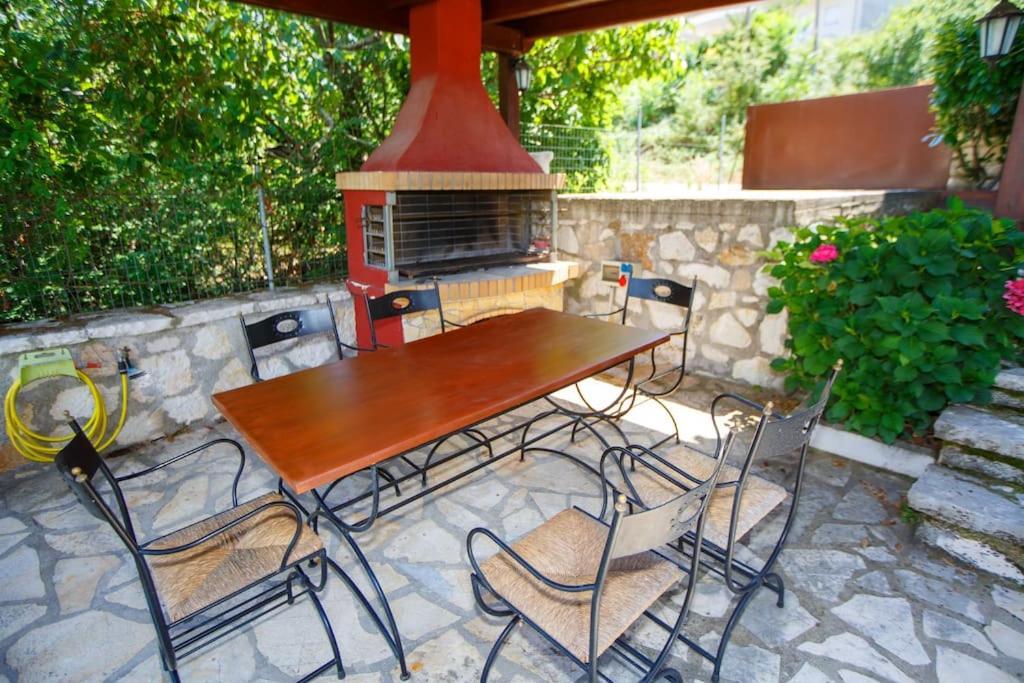 شقة Wooden House In يانينة المظهر الخارجي الصورة