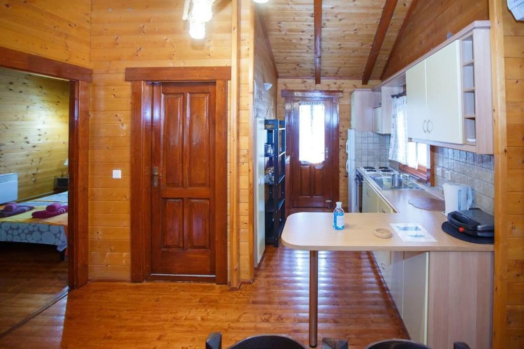 شقة Wooden House In يانينة المظهر الخارجي الصورة