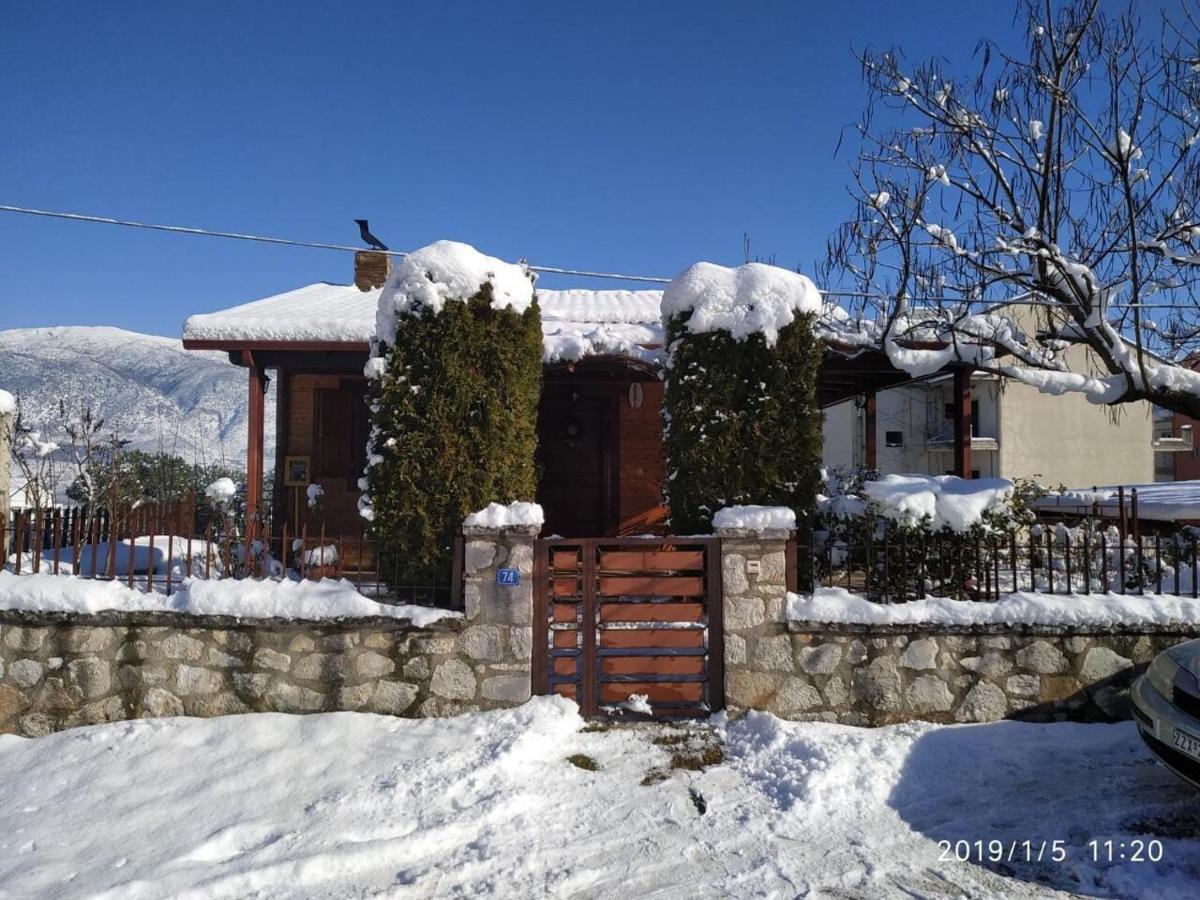 شقة Wooden House In يانينة المظهر الخارجي الصورة